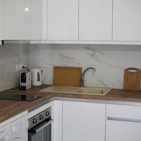 Our Home-Fully Renovated Apartments And Studios By The Sea 尼基季 外观 照片