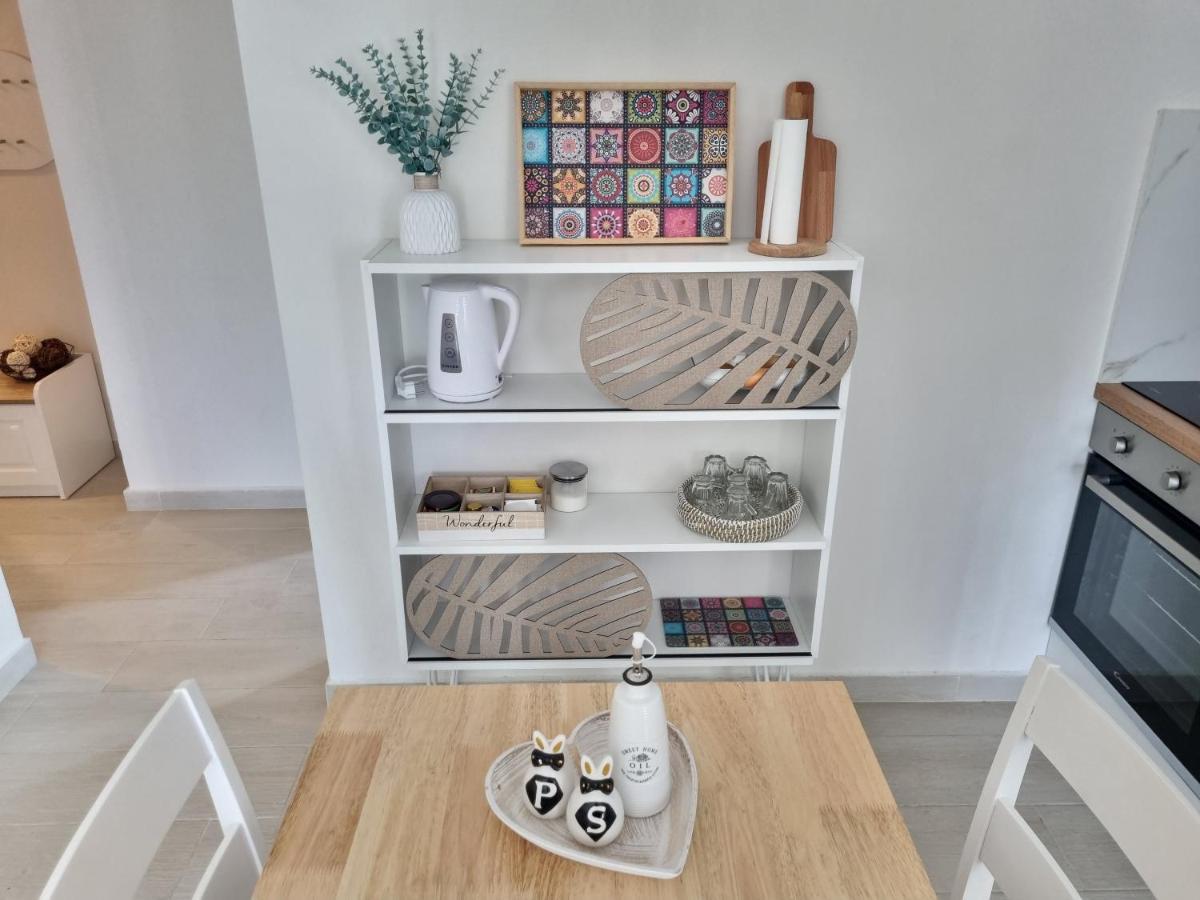 Our Home-Fully Renovated Apartments And Studios By The Sea 尼基季 外观 照片