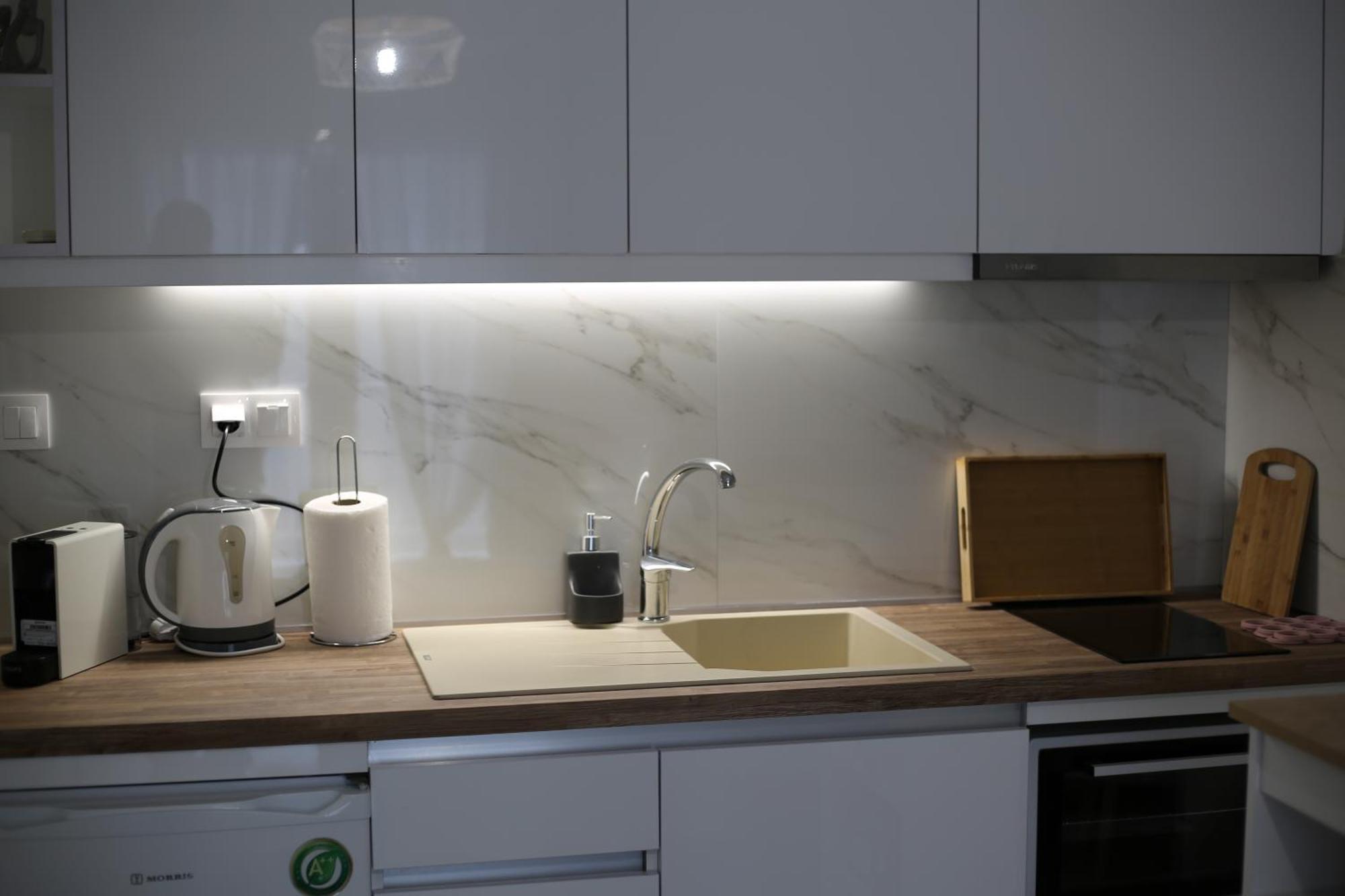 Our Home-Fully Renovated Apartments And Studios By The Sea 尼基季 外观 照片