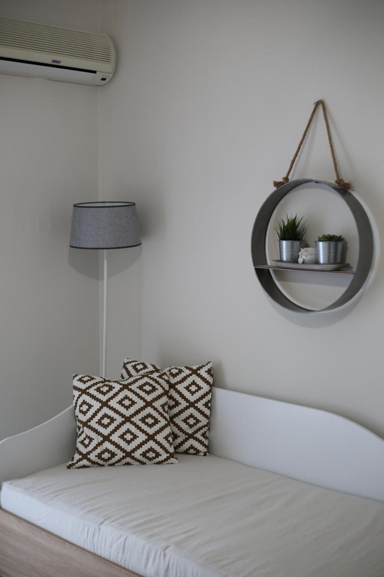 Our Home-Fully Renovated Apartments And Studios By The Sea 尼基季 外观 照片