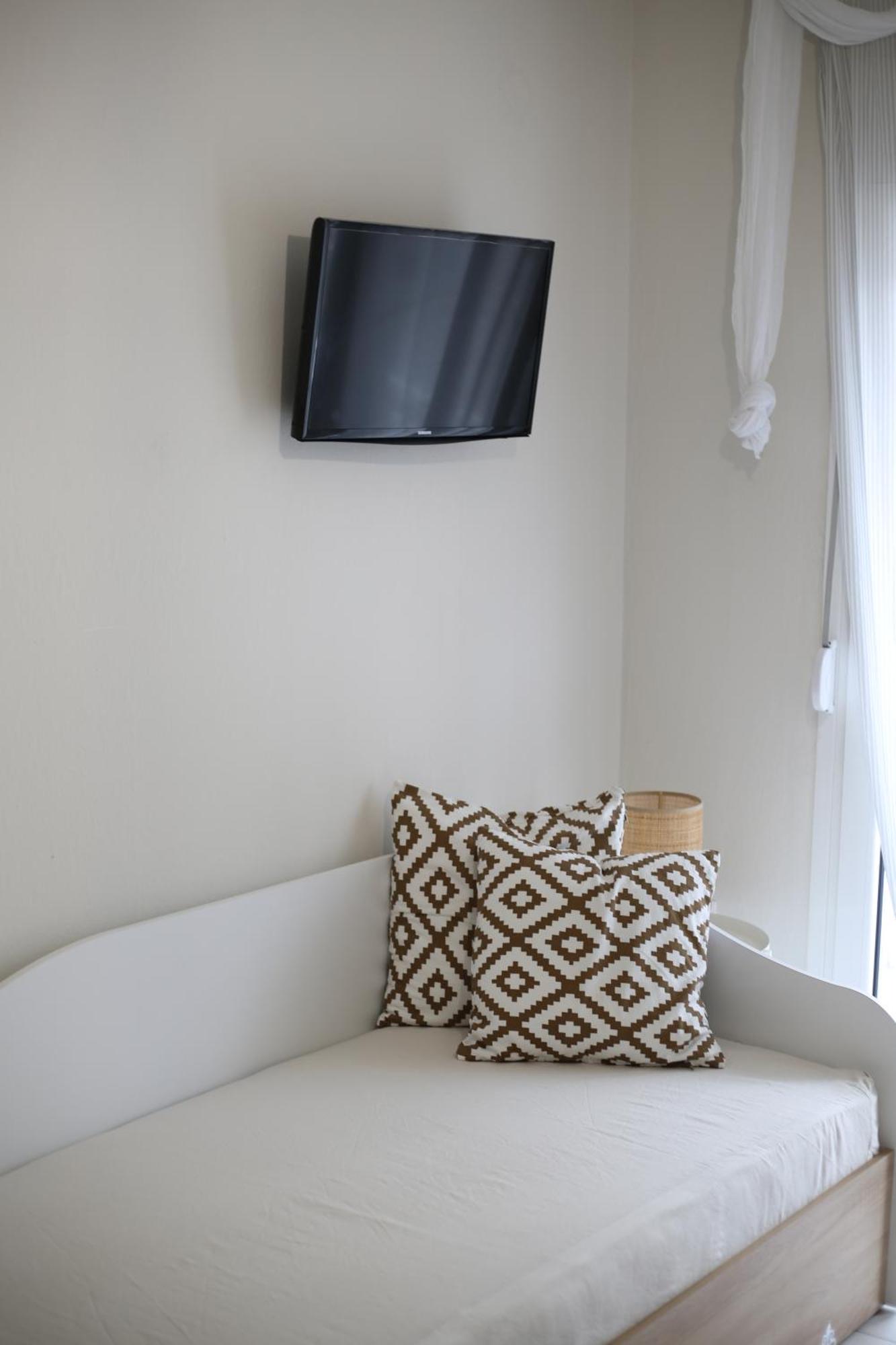 Our Home-Fully Renovated Apartments And Studios By The Sea 尼基季 外观 照片