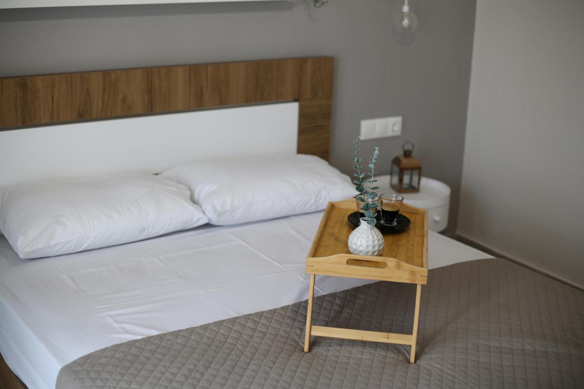 Our Home-Fully Renovated Apartments And Studios By The Sea 尼基季 外观 照片
