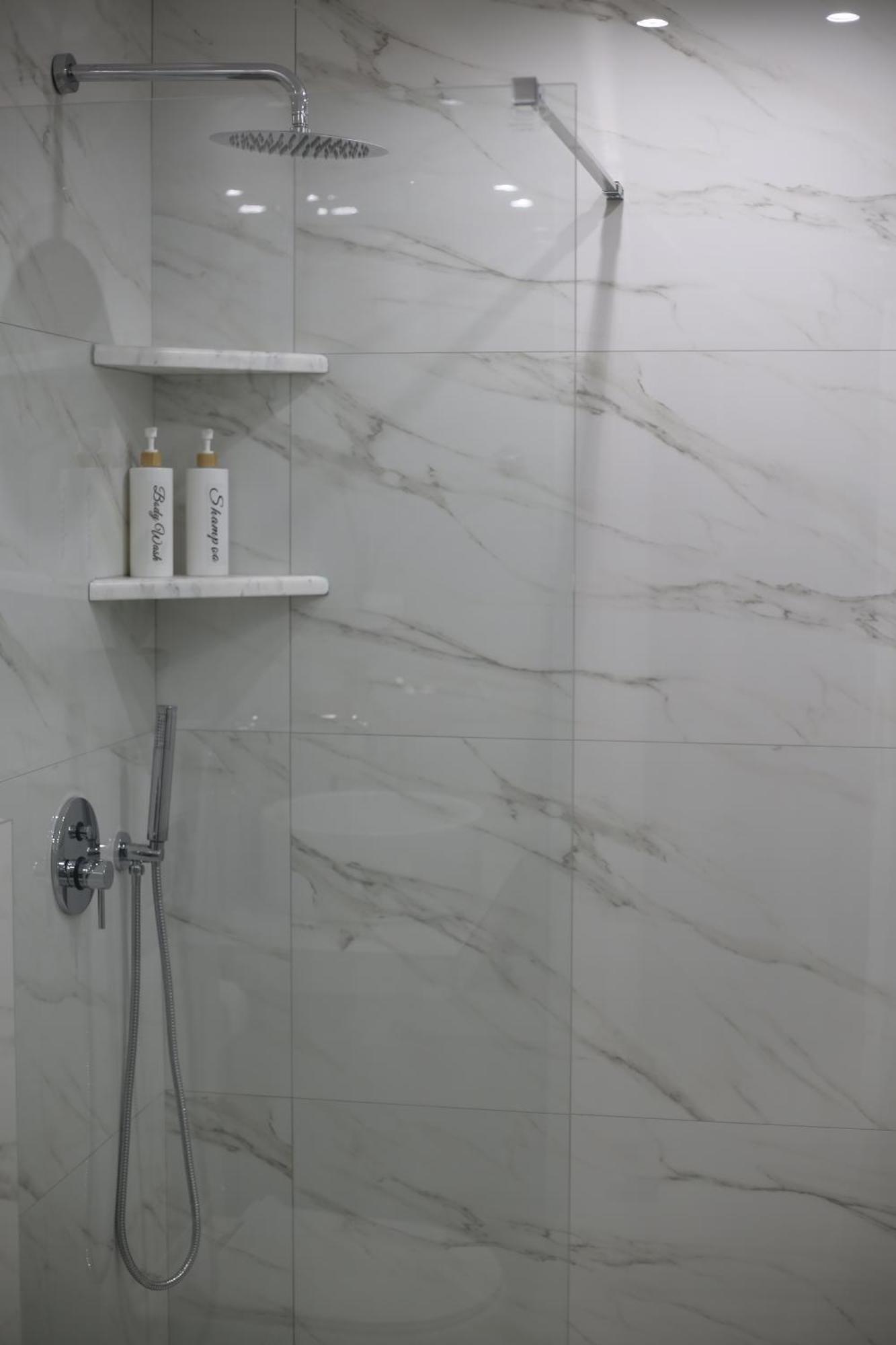 Our Home-Fully Renovated Apartments And Studios By The Sea 尼基季 外观 照片